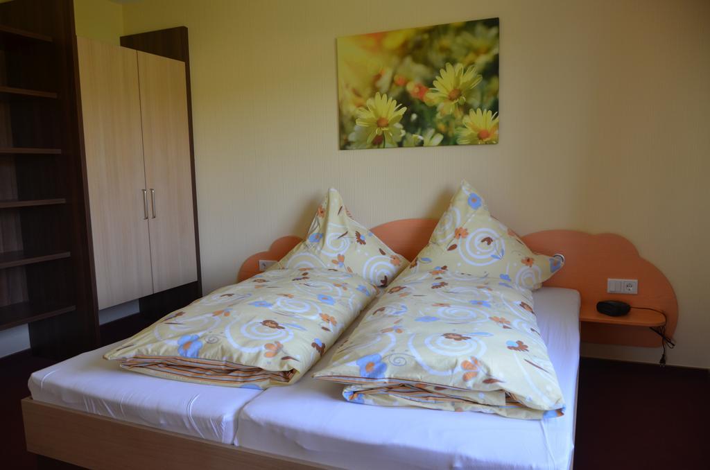 Ferienwohnungen Landgasthaus Janshen Ellscheid Zimmer foto
